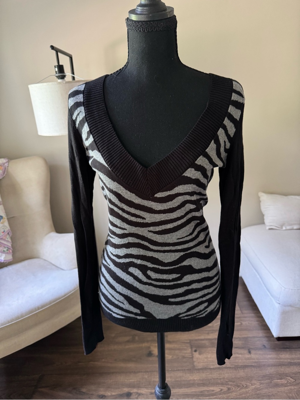 Express Black & Gray Zebra Print V-Neck Sweater